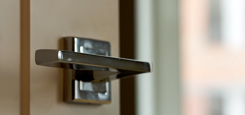 Door Lever Knob Repair in Oak Hills, California
