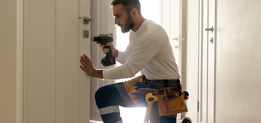 Mailbox Lock Installation Expert in Oak Hills, California